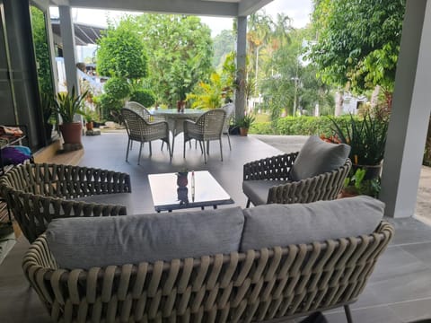 Patio, Seating area