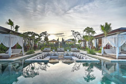Natural landscape, Garden, Garden view, Pool view, Swimming pool, sunbed