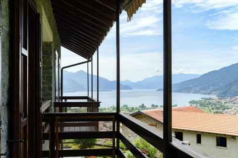 Balcony/Terrace, Lake view