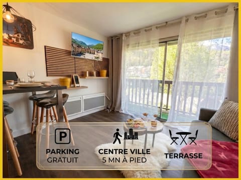 TV and multimedia, Balcony/Terrace, Living room, Dining area