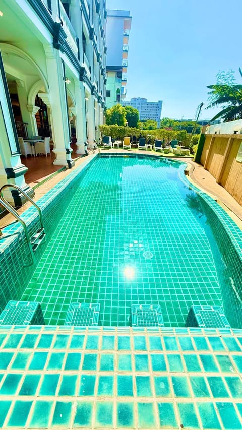 Swimming pool