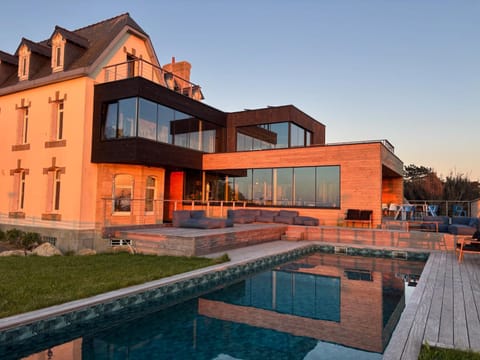 Property building, Swimming pool