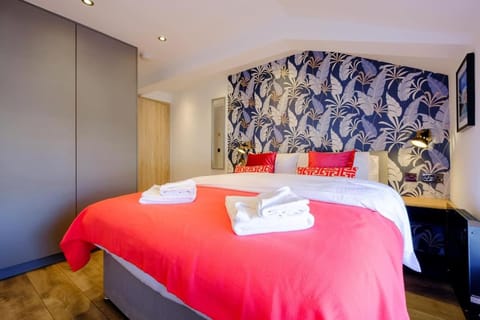 Bed, Photo of the whole room, Bedroom, towels, wardrobe