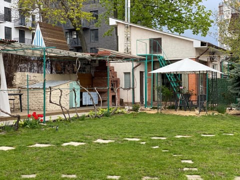 Property building, Patio, BBQ facilities, Garden, Garden, Garden view