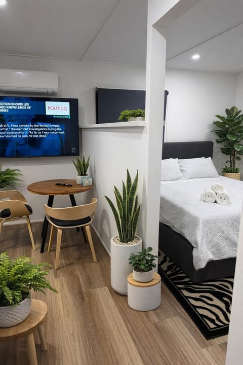 Communal lounge/ TV room, TV and multimedia, Bedroom