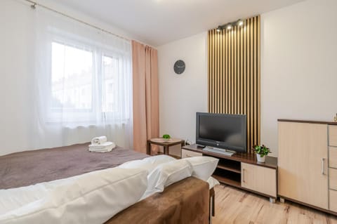 TV and multimedia, Living room, Photo of the whole room, Seating area, Evening entertainment
