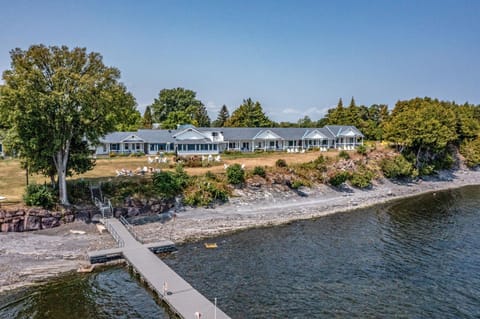Property building, Restaurant/places to eat, Lake view