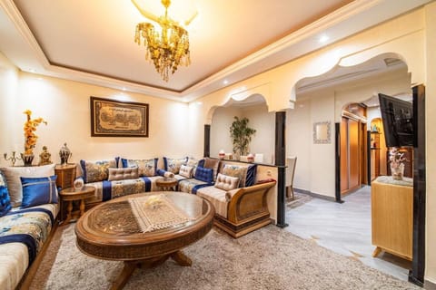 Communal lounge/ TV room, TV and multimedia, Living room, Seating area, Evening entertainment