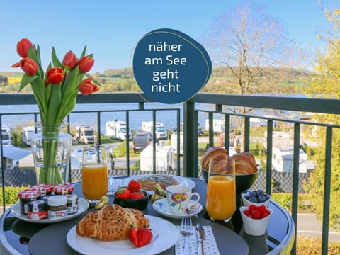 Nearby landmark, Natural landscape, View (from property/room), Balcony/Terrace, Balcony/Terrace, Food and drinks, Food, Lake view, Landmark view, Area and facilities, Breakfast, Drinks, Drinks