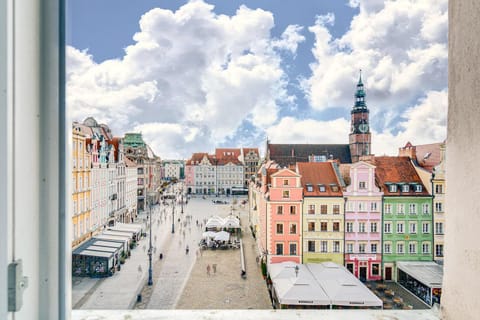 Day, Neighbourhood, City view, Location