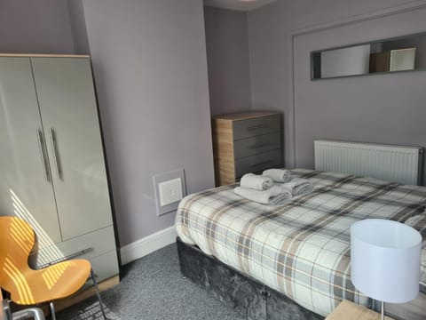 Bed, Bedroom, towels, wardrobe