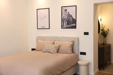 Bed, Decorative detail