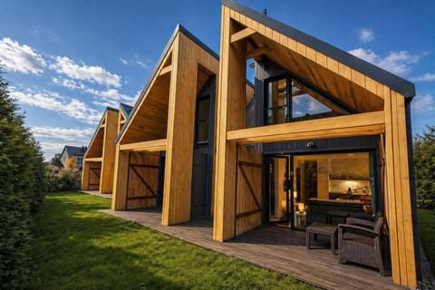 Property building, Day, Garden, Garden view