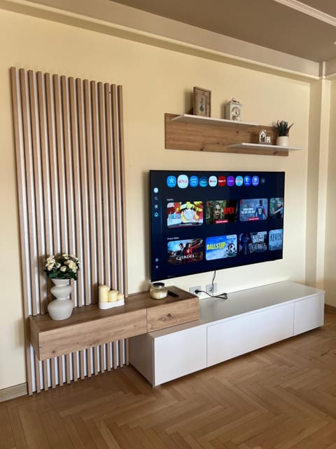 Communal lounge/ TV room, TV and multimedia