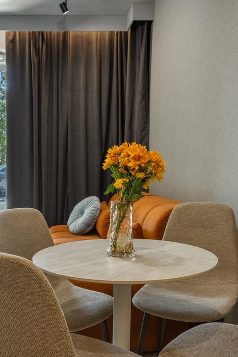 Decorative detail, Dining area