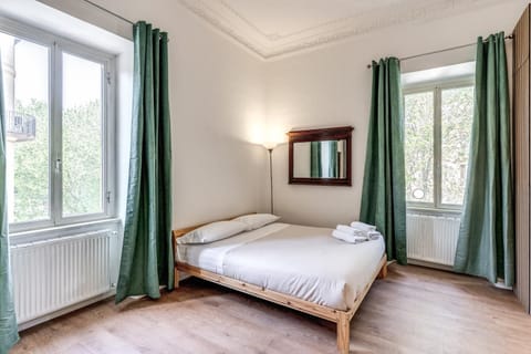 Bed, Photo of the whole room, Bedroom, internet, towels
