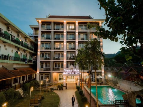 Property building, Communal lounge/ TV room, Day, Natural landscape, Evening entertainment, Pool view, Swimming pool, sunbed