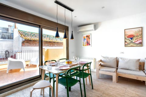 Balcony/Terrace, Dining area, air conditioner
