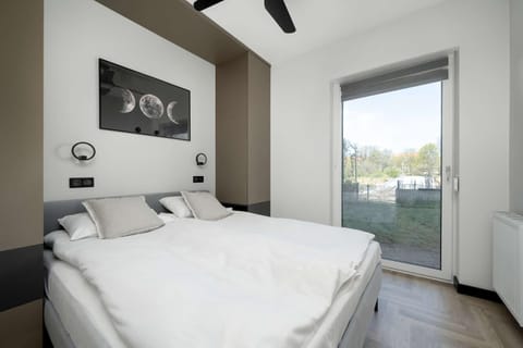 Bed, Photo of the whole room, Bedroom, pet friendly