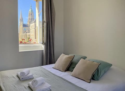 Bedroom, Landmark view