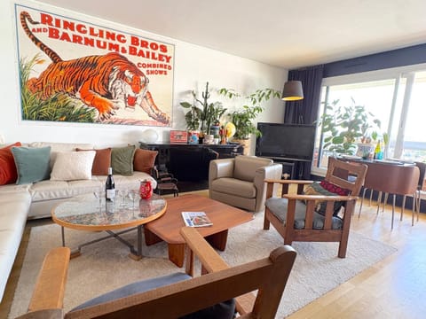 Living room, Dining area