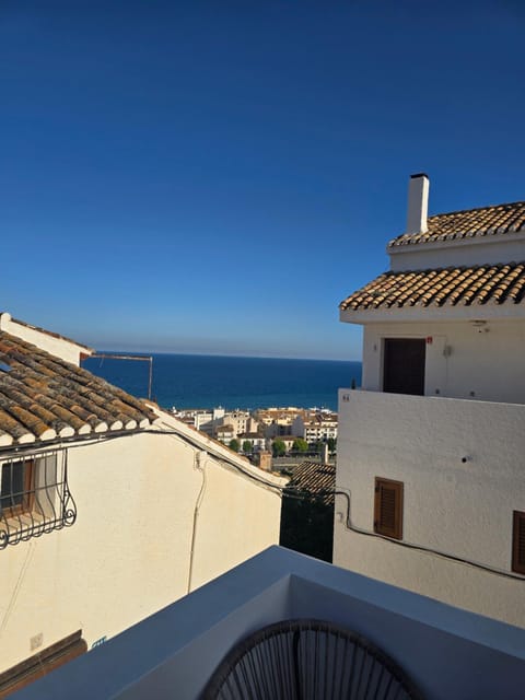 Property building, Balcony/Terrace, Sea view, Location