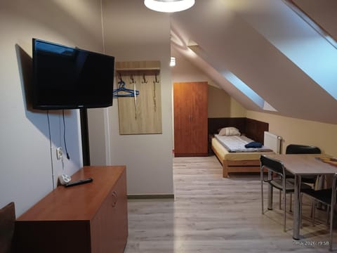 TV and multimedia, Living room, Photo of the whole room, Bedroom