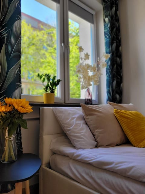 Spring, Bed, Day, Photo of the whole room, Bedroom