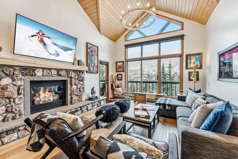 Communal lounge/ TV room, TV and multimedia, Living room, Seating area, Evening entertainment, fireplace