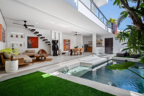 Living room, Seating area, Swimming pool, Swimming pool, sunbed