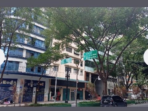 Facade/entrance, Neighbourhood, City view, Location, Parking
