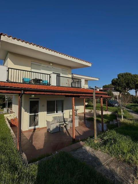 Property building, Day, Garden, Balcony/Terrace, Garden view