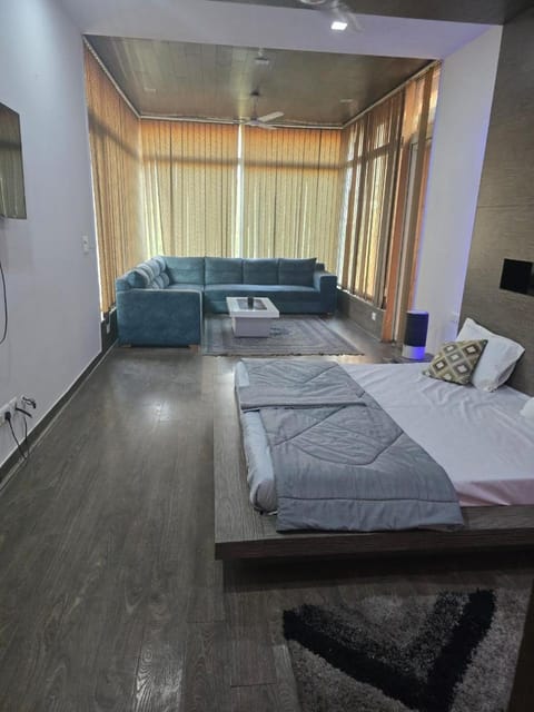 Living room, Photo of the whole room, Seating area, Bedroom