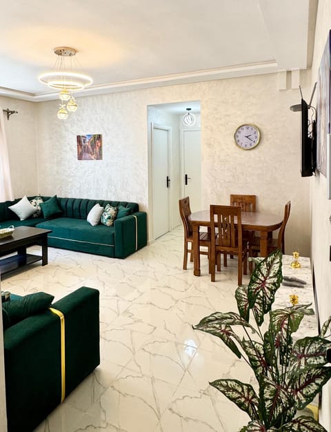 TV and multimedia, Living room, Dining area