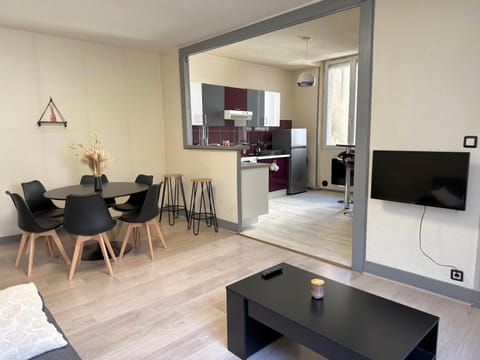 TV and multimedia, Living room, Seating area, Dining area, heating, internet