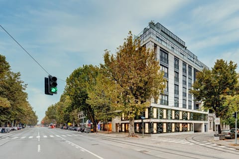 Property building, Neighbourhood