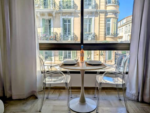 View (from property/room), Living room, City view
