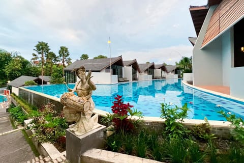 Property building, Swimming pool