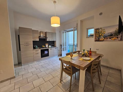Kitchen or kitchenette, Dining area, Food, stove