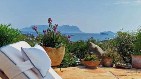Mountain view, Sea view