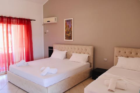 Restaurant/places to eat, towels, air conditioner