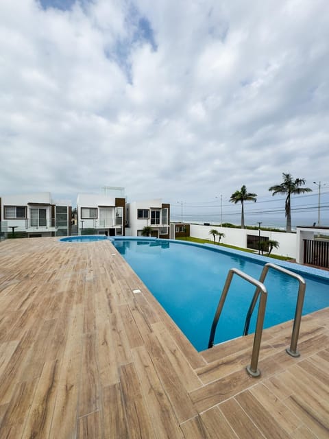 Hot Tub, Swimming pool, Swimming pool