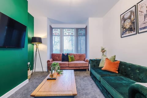 Communal lounge/ TV room, TV and multimedia, Living room, Seating area, Evening entertainment, heating, internet
