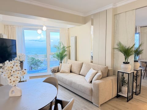 TV and multimedia, Living room, Dining area