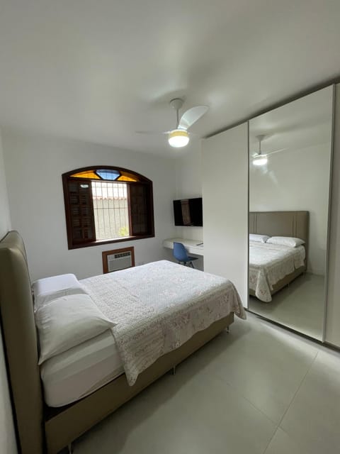 Bed, TV and multimedia, Photo of the whole room, Bedroom, wardrobe