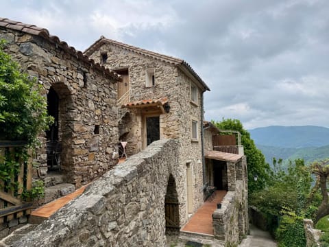 Property building, Mountain view, pet friendly