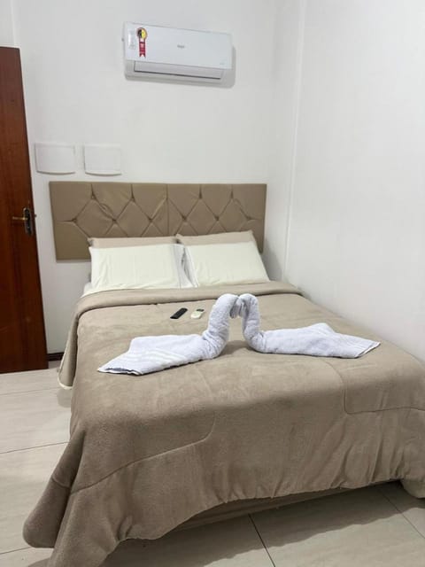 Bed, Bedroom, air conditioner