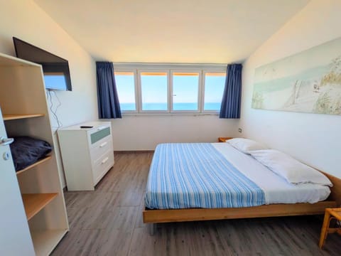View (from property/room), Bedroom, Sea view