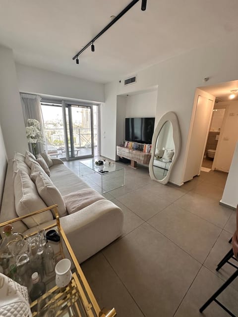 TV and multimedia, Living room, Seating area, Evening entertainment