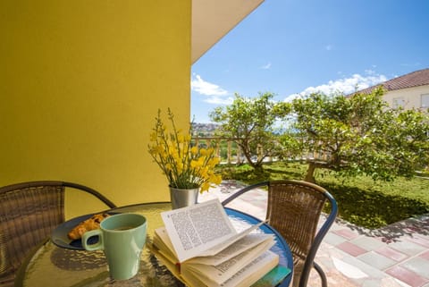 Balcony/Terrace, children, Family